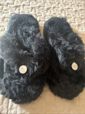 Women's Black Fuzzy Slippers size 8